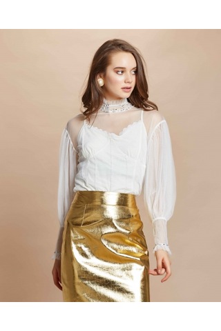 Transparan Yaka Ve Kol Detaylı Dantel Garnili Bluz Romantik Ve Zarif Tasarım Ekru