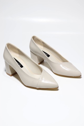 Krem Rengi Sivri Burun Kalın Topuklu Ayakkabı Krem