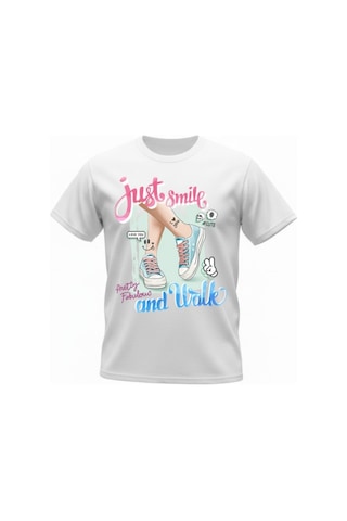 Urbantrendstore Just Smile And Walk Genç Kız Oversize Fit Rahat Geniş Salaş T-shirt Günlük Tişört Beyaz