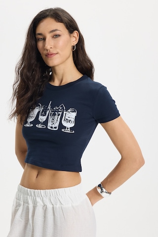 Tudors Kadın Slim Fit Dar Kesim Pamuk Bisiklet Yaka Kısa Kollu Baskılı Lacivert Crop Tişört-50536 L