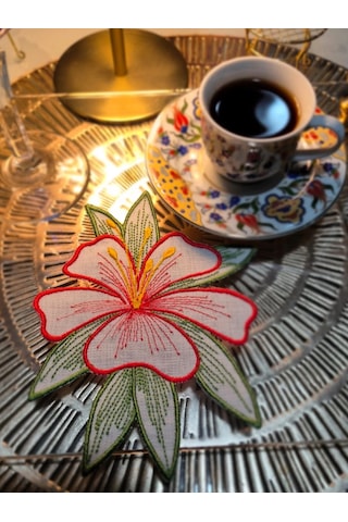 Agbtrend 2 Adet Kırmızı Zambak Nakışlı Sunum Ve Kokteyl Peçetesi Çok Renkli