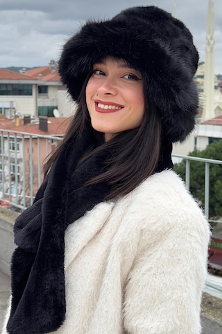 Mollycrush Kadın Suni Kürk Şapka Ve Atkı Seti Yumuşak Dokulu, Soğuk Havalar İçin Lüks & Şık Görünüm Siyah