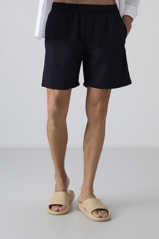Tommylife Lacivert Hızlı Kuruyan Standart Fit Erkek Deniz Şortu - 81237