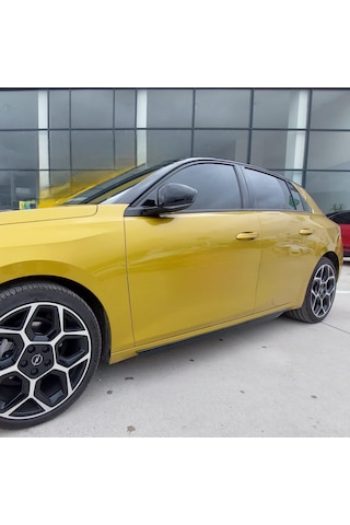 2022 - 2024 Opel Astra L Uyumlu Marşpiyel Çıtası Piano Black