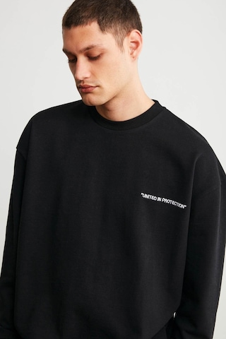 Grimelange Raırok Erkek İçi Polarlı Comfort Oversize Nakışlı Siyah Sweat