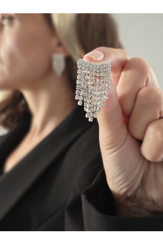 Sallantılı Minimal Beyoğlu Taşlı Gümüş Renk Küpe Gümüş