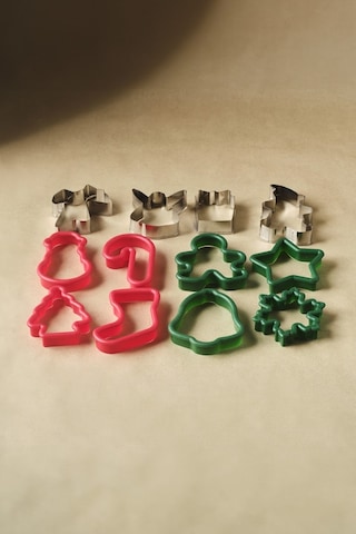 Karaca New Year Yılbaşı Çam Ağacı 13 Parça Renkli Kurabiye Kalıbı Renkli