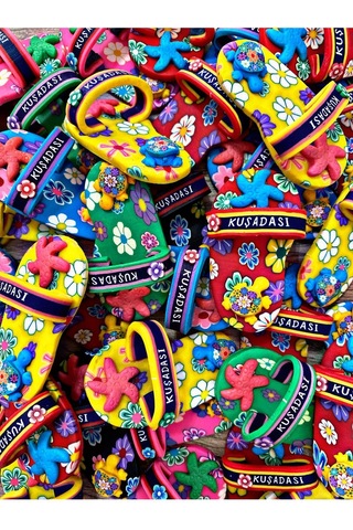 Kuşadası Yazılı Terlik Şeklinde Çeşitli Renklerde Hamur Magnet