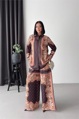 Neşeli Butik Kadın Kahverengi Desenli Gömlek Ve Bol Paça Pantolon İkili Tasarım Takım Nbms26121