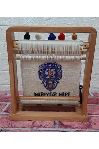 100tel Polis İsim Motifli El Dokuması Hediyelik Minyatür Halı Çok Renkli