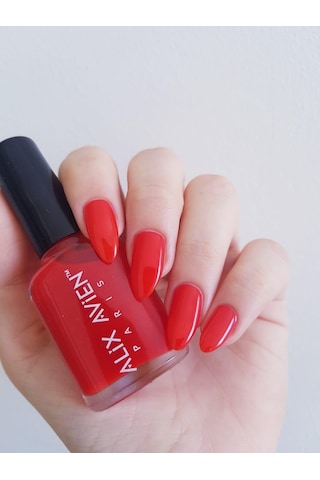 Alix Avien Bayrak Kırmızı Oje 14 Yüksek Pigmentli Uzun Süreli Kalıcılık Hızlı Kuruma Nail Lacquer 14