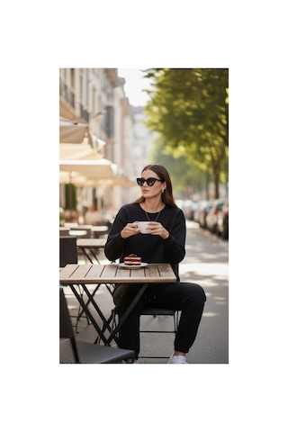 The Kadın %100 Pamuk 3 İplik Siyah Sweatshirt Ön Dikiş Detaylı Normal Kalıp Siyah