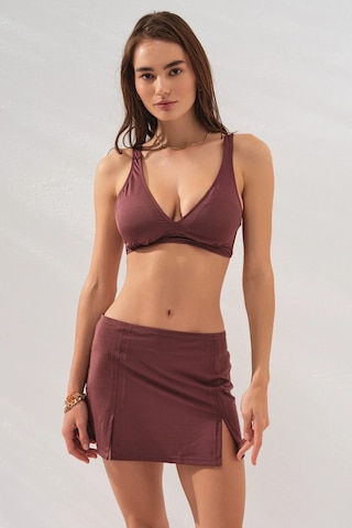Toffee Fra Yırtmaç Detaylı Etekli Set Üçgen Bikini Takımı Ayarlanabilir Kalın Askılı Kullanışlı Kahverengi