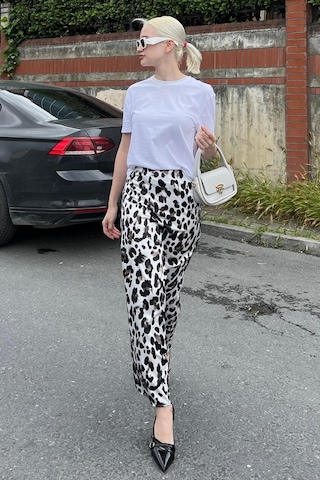 Madmext Beyaz Leopar Desenli Midi Boy Saten Etek Mg2079 Beyaz