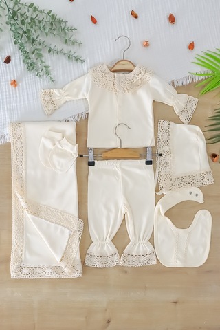 Sitilin Kız Bebek Natural Pamuk Kumaş 6 Li Dantelli Lüks Battaniyeli Hastane Çıkışı Zıbın Seti Stl7019 Bej