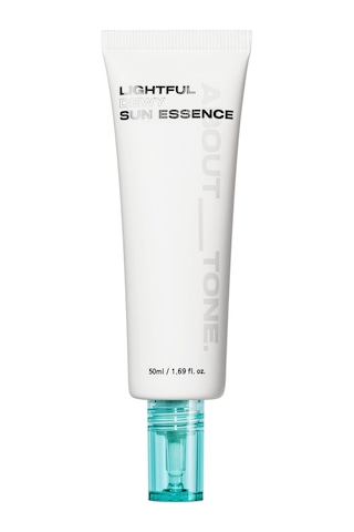 About Tone Su Bazlı Aydınlık Görünüme Sahip Vegan Güneş Esansı ABOUT TONE Lightful Dewy Sun Essence