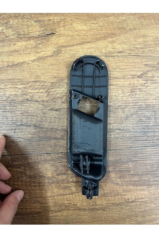 Seat Cordoba Sağ Kapı Açma Kolu Çerçevesi -