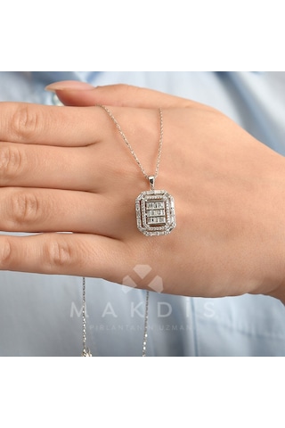 0.75 Karat Baget Pırlanta Kolye 64735023