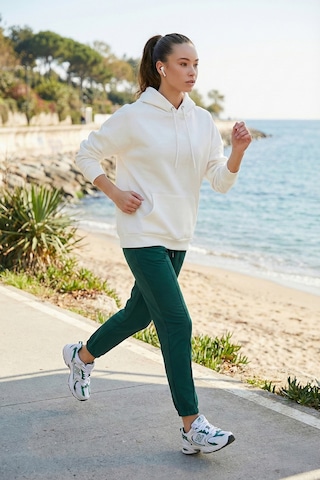 Lela Regular Fit Pamuklu Kapüşonlu Yaka Şardonlu Kışlık Bayan Sweat 5863854 Ekru