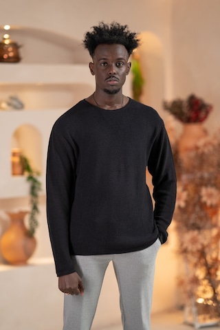 Regular Fit Likralı Kendinden Çizgili Mevsimlik Spor Kazak Siyah