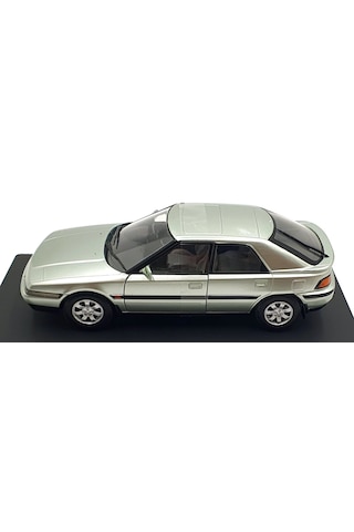 1:24 Ölçek Whitebox 1989 Mazda 323f Diecast Metal Minyatür Model Araba 10cm