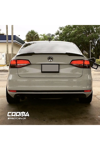 Volkswagen Jetta M4 Spoiler Bagaj Üstü Piano Black Yarasa Siyah