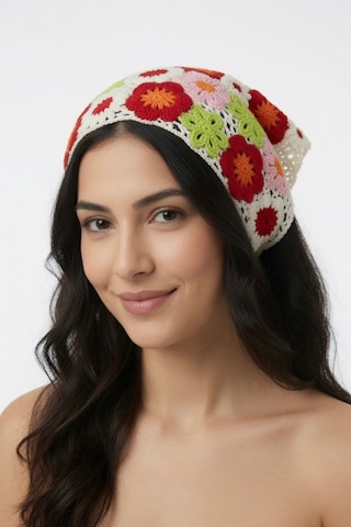 Yazlık Çiçek Desenli Üçgen Triko Bandana Kadın Ayarlanabilir Saç Aksesuarı Bej Yazlık Çiçek Desenli Üçgen Triko Bandana Kadın Ayarlanabilir Saç Aksesuarı Bej