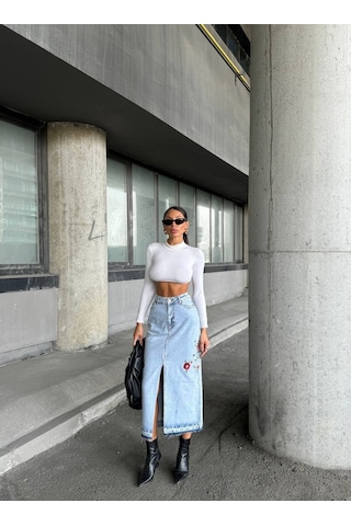 Çiçek Nakış Detaylı Yırtmaçlı Denim Midi Etek ÇoK Renkli