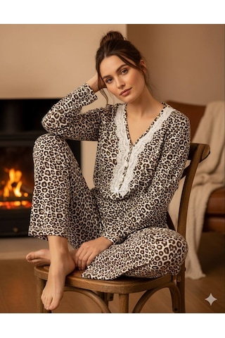 Leopar Ve Çiçek Desenli Pamuklu Penye Kumaş Pijama Takımı Leopar