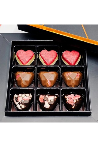 Sevgililer Günü Delux Kalp Çikolata 9 Adet