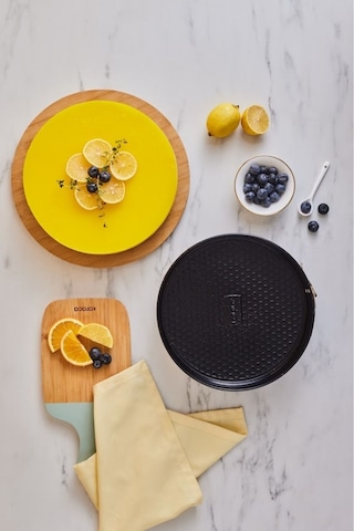 Karaca Black Gold Kelepçeli Kek Kalıbı 26 cm