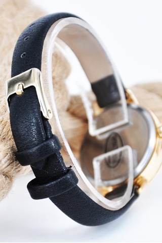 Altın Renk Kasa Siyah Deri Kordon Beyaz Kadran Kadın Kol Saati Su-889