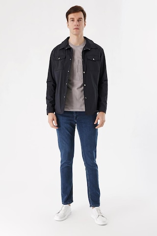 Slim Fit Çıt Çıt Kapamalı Yan Ve Üstten Kapak Cepli Astarlı Ince Baharlık Mont 001