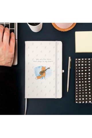 Sen Kalbimde Çalan Müziksin Mottolu Minimal Tasarımlı Çizgili Not Defteri 13 Cm X 21 Cm 100 Yaprak