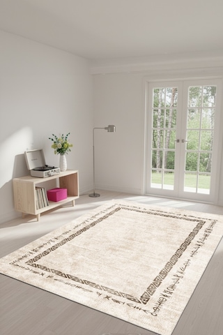 Zeminde Geleneksel İzler Geometrik Motifli Bej Renkli Kaymaz Taban Halı Bej