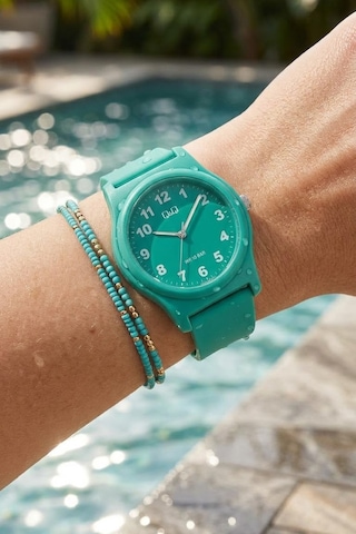 Q&q Qcg2221 Jade Green Rakamlı Silikon Kordonlu 38 Mm Su Geçirmez Unisex Kol Saati Yeşil