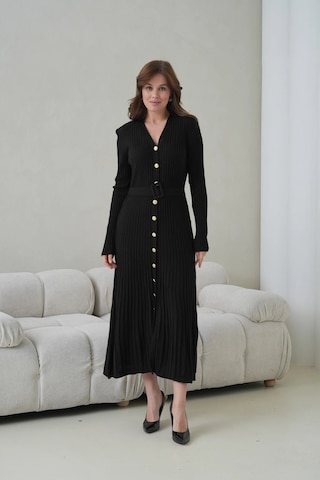 Kadın V Yaka Ful Düğme Kapama Kemer Detay Maksi Boy Fitilli Triko Elbise Siyah