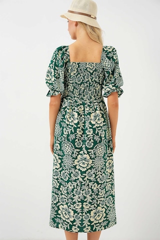 Kare Yaka Prenses Kol Önü Gipeli Yanları Yırtmaçlı Çiçek Desenli %100 Pamuk Midi Boy Viskon Elbise Yeşil