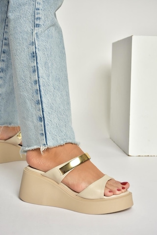 Fox Shoes Y973518509 Bej Kalın Tabanlı Kadın Terlik Bej