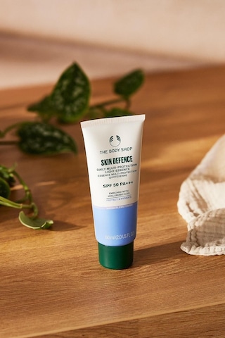 The Body Shop Skin Defence Cilt Koruyucu Yüz Losyonu Spf 50+ 60 Ml
