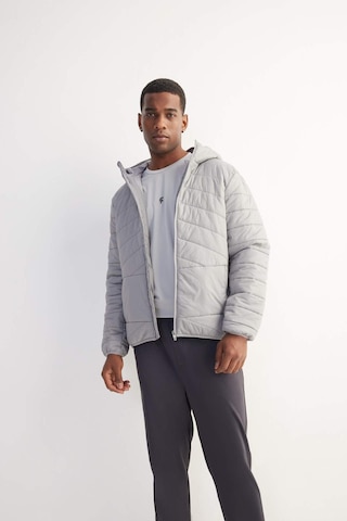 DeFactoFit Su İtici Regular Fit Kapüşonlu Fermuarlı Dokuma Mont D6183AX25SPGR456
