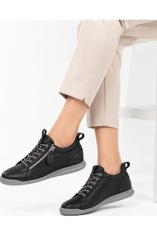 Papucumun Dünyası Kadın Hakiki Deri Yan Fermuar Detaylı Casual Sneaker Siyah
