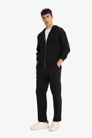 DeFacto Regular Fit Eşofman Altı İçi Polarlı Basic Düz Cepli Beli Bağcıklı Düz Paça D7836AX25SPBK81