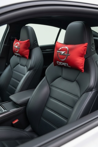 Opel Logolu Kırmızı Araç Seyahat Boyun Yastığı 2 Li Set Konforlu Ve Şık Kırmızı