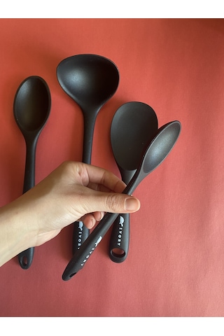 Multiamo Sert Uçlu Isıya Dayanıklı Silikon Kaşık Seti 4 Parça Siyah