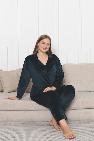 Büyük Beden Boydan Düğmeli Kadife Pijama Takımı Koyu Yeşil