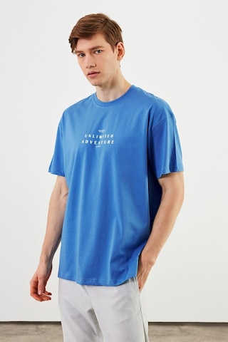 Leo Erkek Oversize Tshirt Pamuk Bisiklet Yaka Baskı Detaylı Basic Tişört Mtlce82 Mavi