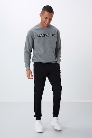 Tommy Life Gri Melanj Yazı Nakışlı O Yaka Rahat Form İçi Polarlı Erkek Sweatshirt - 88020 GRİ MELANJ