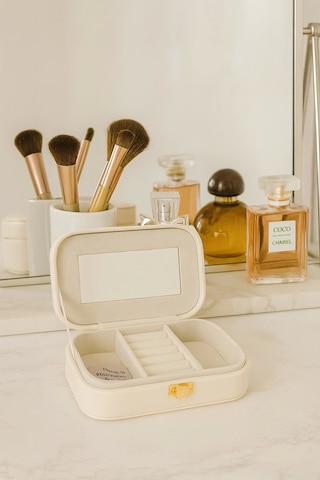 Deri Mini Seyahat Takı Bijuteri Mücevher Kutusu Organizer Düzenleyici 15cm Krem İthal Ürün