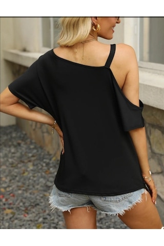 Simala Kadın Tek Omuzu Açık Toka Detaylı Viskon Bluz Siyah